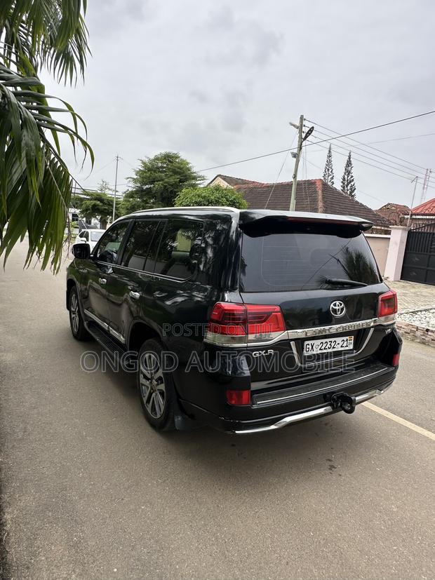 Toyota Land Cruiser 2010 Black