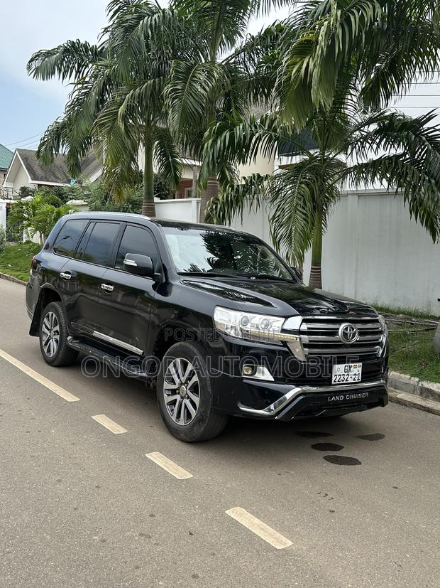 Toyota Land Cruiser 2010 Black