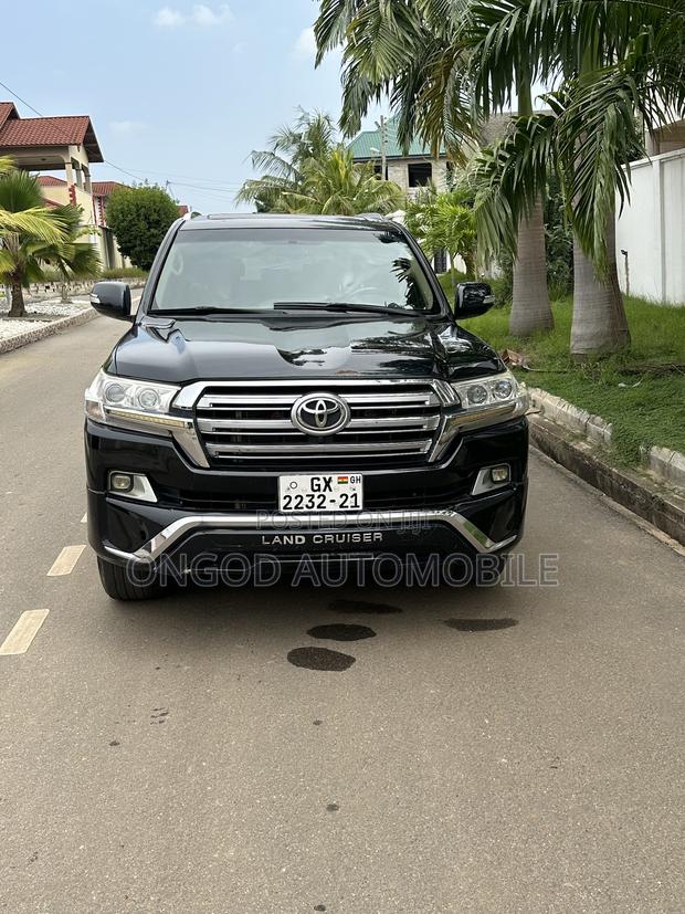 Toyota Land Cruiser 2010 Black