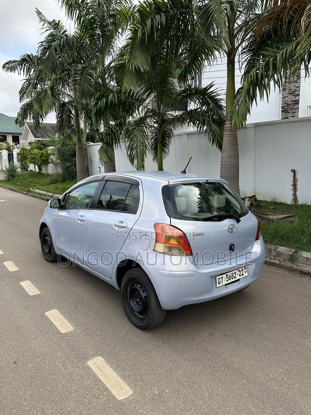 Toyota Vitz 1.0 FWD 3dr 2010 Silver