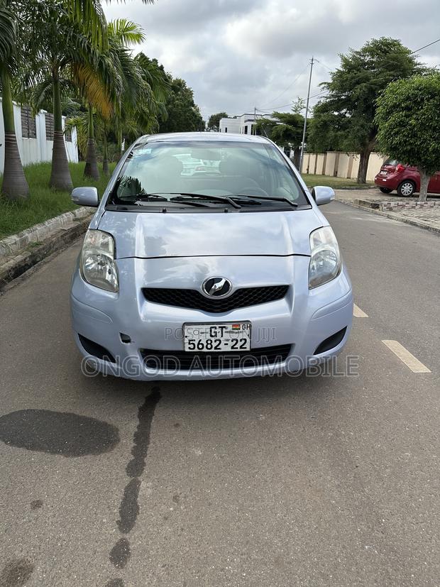 Toyota Vitz 1.0 FWD 3dr 2010 Silver