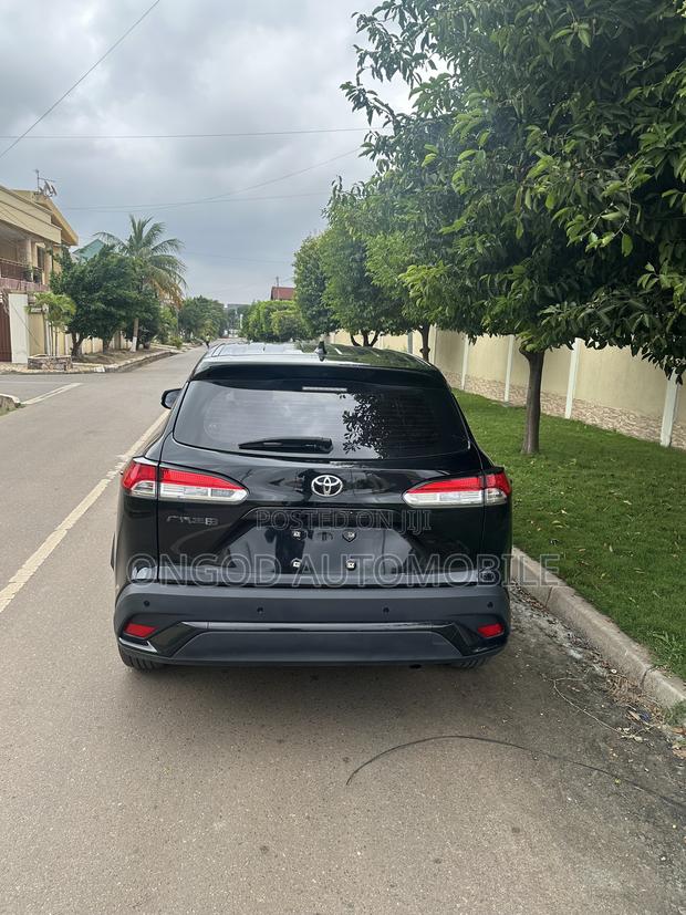 New Toyota Corolla Cross XLE 2025 Black