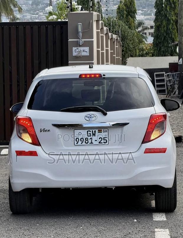 Toyota Vitz 1.0 FWD 5dr 2010 White