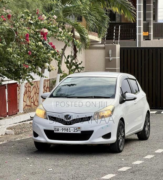 Toyota Vitz 1.0 FWD 5dr 2010 White