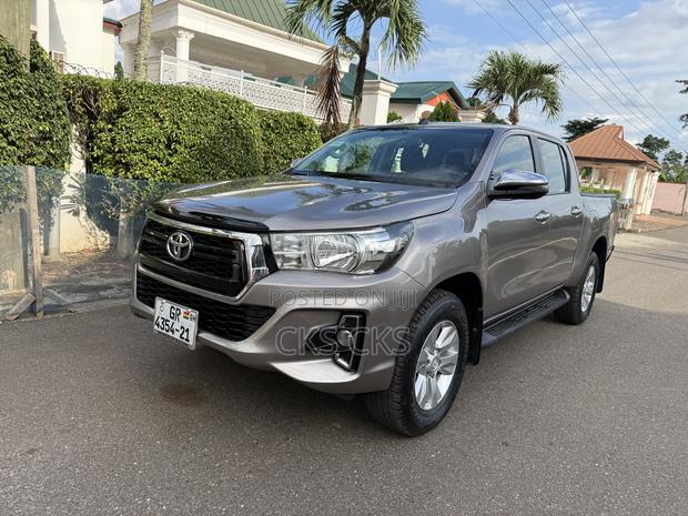 Toyota Hilux 2021 Gray
