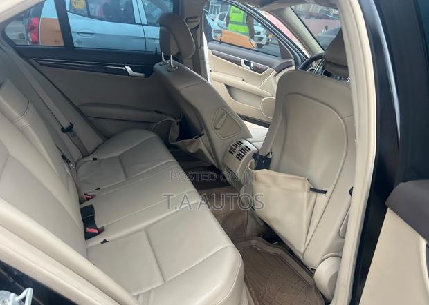 Mercedes-Benz C250 2014 Black