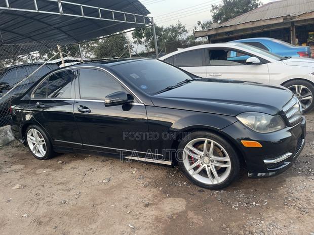 Mercedes-Benz C250 2014 Black