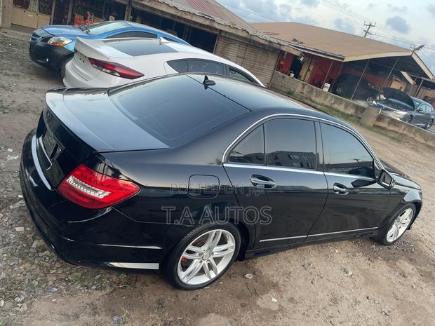 Mercedes-Benz C250 2014 Black