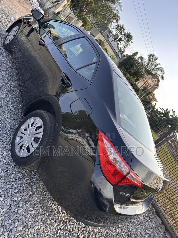 Toyota Corolla LE 4dr Sedan (1.8L 4cyl CVT) 2017 Black