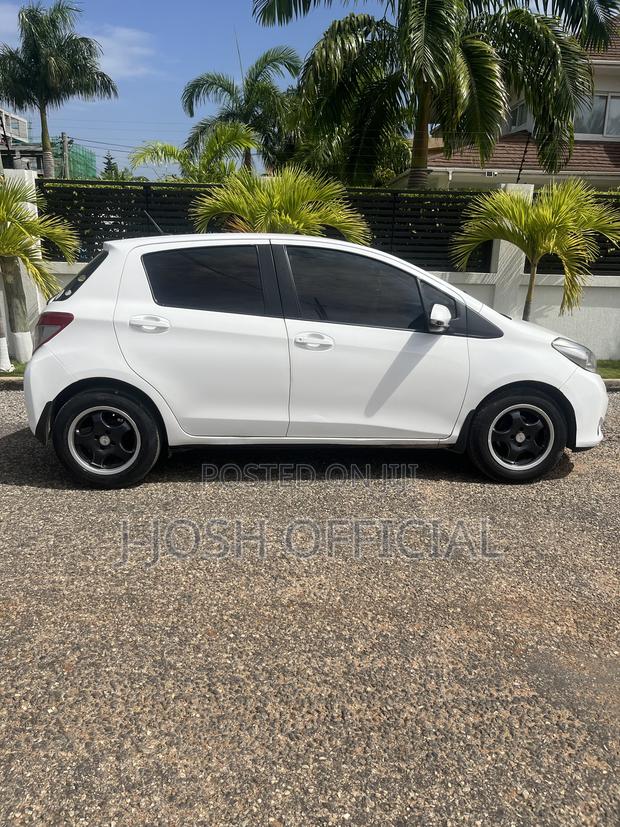 Toyota Vitz 1.3 FWD 5dr 2012 White