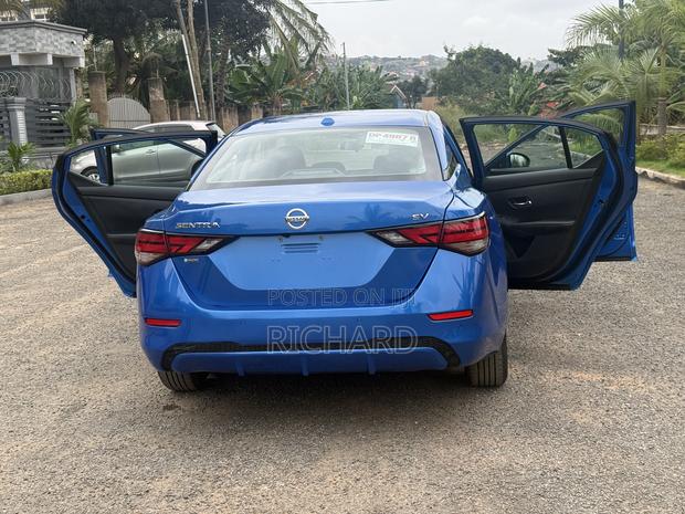 Nissan Sentra SV 2022 Blue