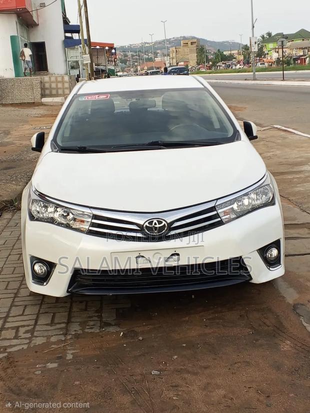 Toyota Corolla 2015 White