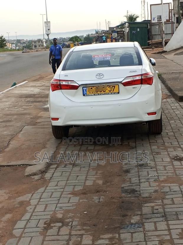 Toyota Corolla 2015 White