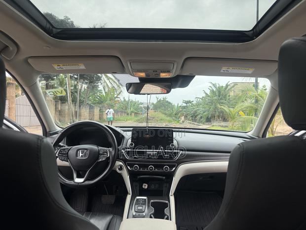 Honda Accord Touring 2.0T 2021 White