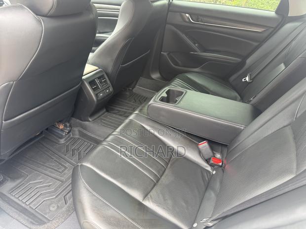 Honda Accord Touring 2.0T 2021 White