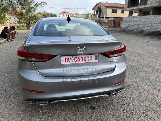 Hyundai Elantra Limited 2018 Gray