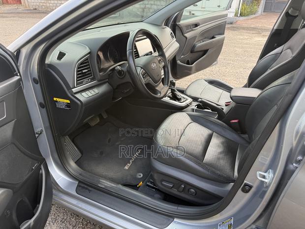 Hyundai Elantra Limited 2018 Gray