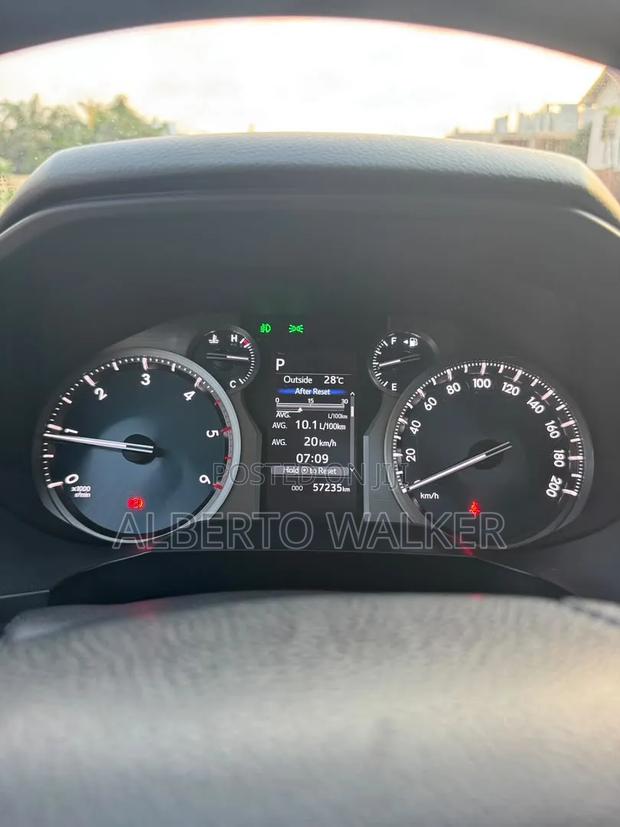 Toyota Land Cruiser Prado 2022 White