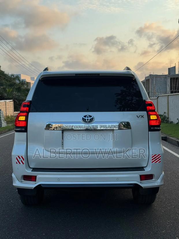 Toyota Land Cruiser Prado 2022 White