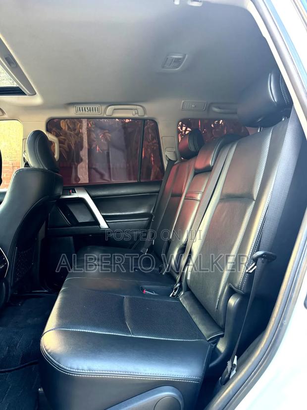 Toyota Land Cruiser Prado 2022 White