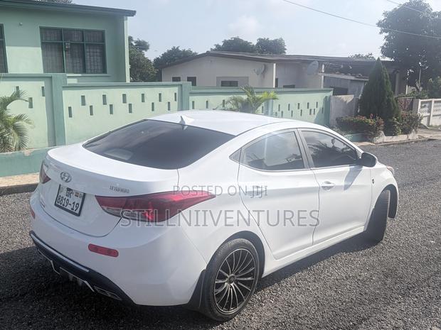Hyundai Elantra GLS Sedan FWD (1.8L 4cyl 6A) 2013 White