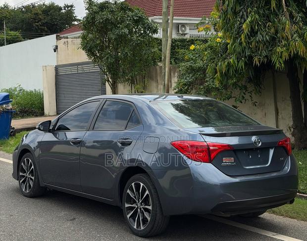 Toyota Corolla 2017 Gray