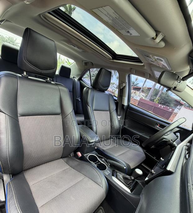 Toyota Corolla 2017 Gray