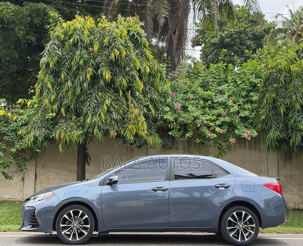 Toyota Corolla 2017 Gray