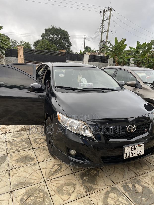 Toyota Corolla LE (1.8L 4cyl 2A) 2018 Black