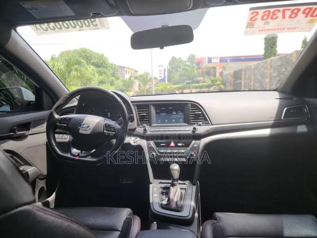 Hyundai Elantra 2017 White