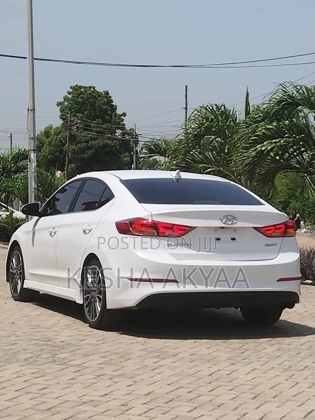 Hyundai Elantra 2017 White