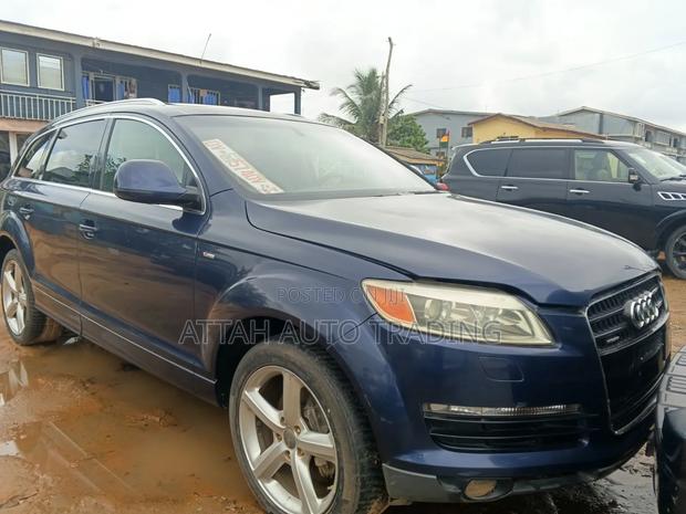 Audi Q7 2012 Black