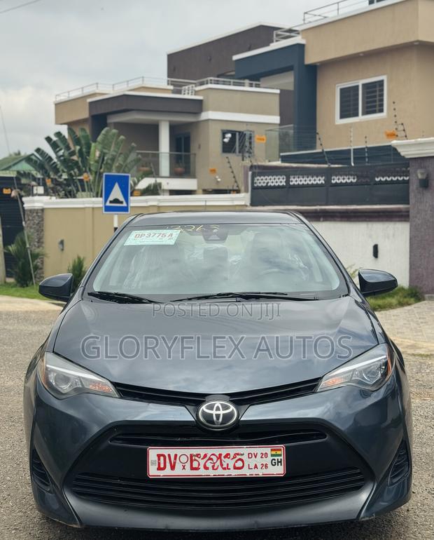 Toyota Corolla LE 4dr Sedan (1.8L 4cyl CVT) 2017 Gray