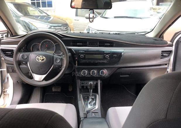Toyota Corolla 2015 White