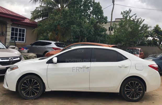 Toyota Corolla 2015 White