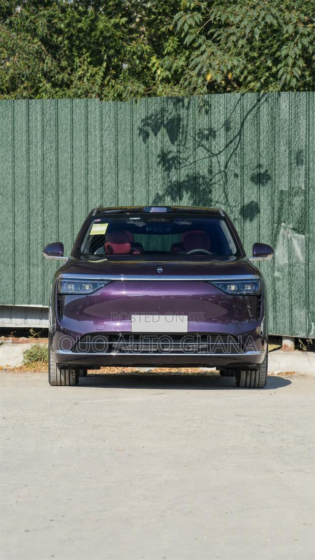 AITO M8 2025 Purple