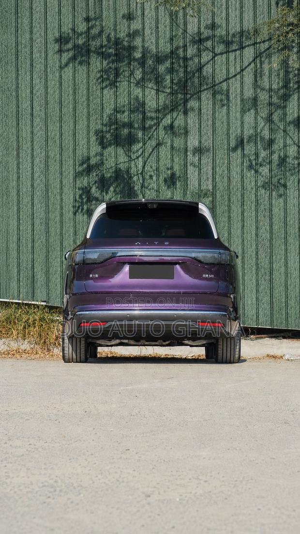 AITO M8 2025 Purple