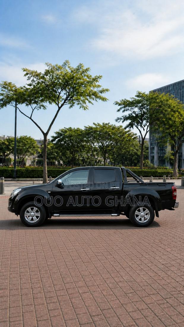 Isuzu D-MAX 2020 Black