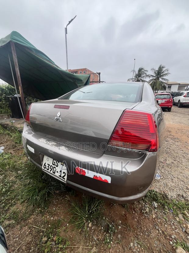 Mitsubishi Galant 2009 Brown