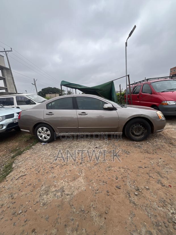 Mitsubishi Galant 2009 Brown