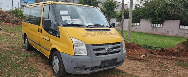 Ford Transit Connect 2012 Yellow