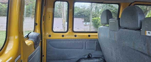 Ford Transit Connect 2012 Yellow