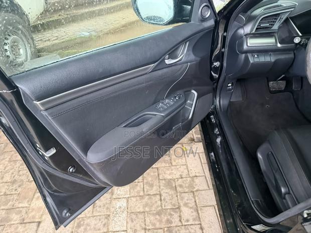 Honda Civic EX 4dr Hatchback (1.5L 4cyl) 2017 Black