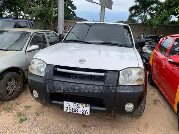 Nissan Hardbody 2008 White