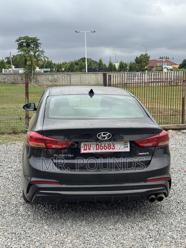 Hyundai Elantra 2017 Black