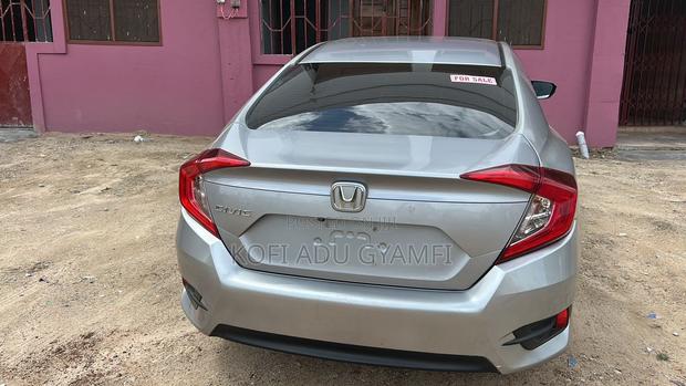 Honda Civic LX 4dr Sedan (2.0L 4cyl) 2016 Gray
