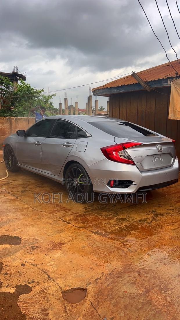 Honda Civic LX 4dr Sedan (2.0L 4cyl) 2016 Gray
