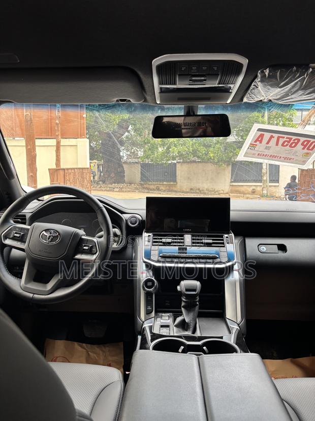 New Toyota Land Cruiser LC300 2023 White