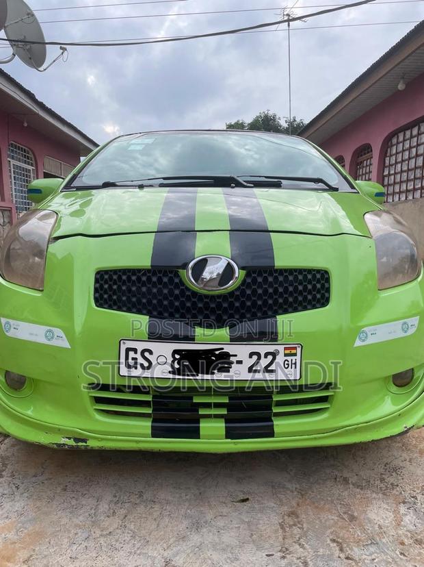 Toyota Vitz 2010 Green