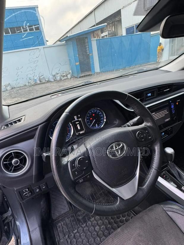 Toyota Corolla 2017 Gray